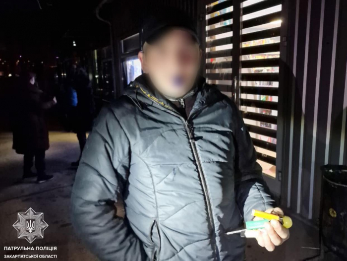 По "гарячих" слідах в Ужгороді затримали ймовірних грабіжників