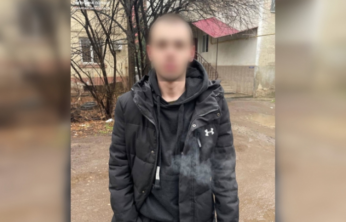 В Ужгороді патрульні затримали молодика, який перебував у розшуку