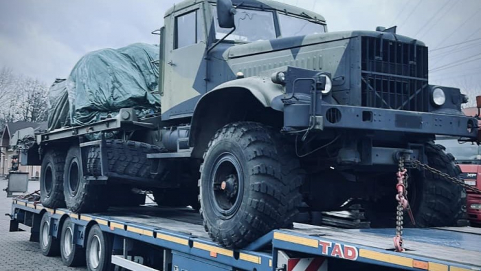 Бійцям 128-ї Закарпатської бригади передали спецавтомобіль КрАЗ-255