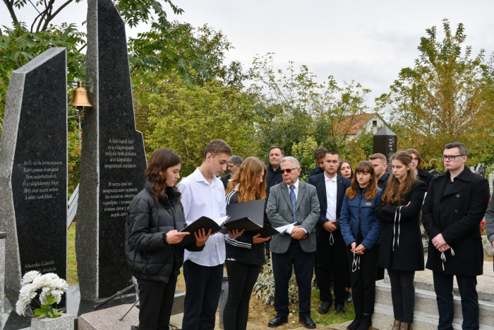 У Берегові вшанували пам’ять жертв радянського авіаудару 1944 року