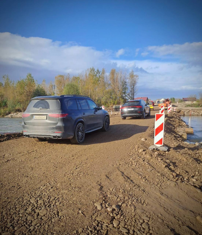 На Закарпатті відновили тимчасову переправу через річку Тересва
