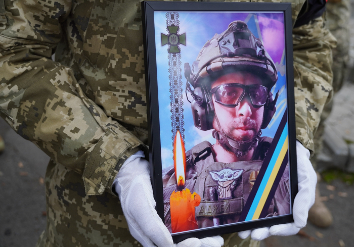 В Ужгороді попрощалися із загиблим захисником Максимом Науменком