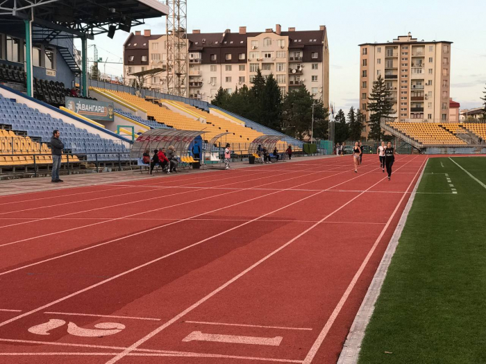 На стадіоні "Авангард" триває збір спортсменів національної збірної України з легкої атлетики
