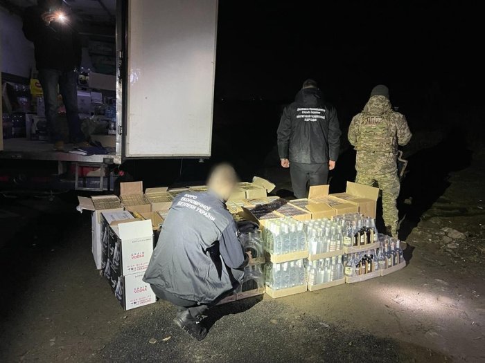 Прикордонники припинили на Тячівщині незаконну оборудку з підакцизним товаром 