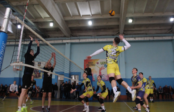 Закарпатські волейболісти боролися за звання чемпіона області