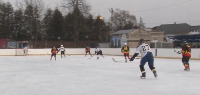 В Ужгороді відбувся чемпіонат області з хокею (ВІДЕО)