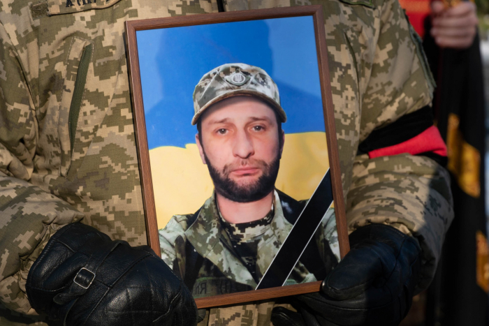 В Ужгороді сьогодні попрощалися із молодшим лейтенантом Іваном Беркелою