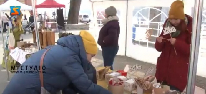 В Ужгороді напередодні дня закоханий організували ярмарок (ВІДЕО)