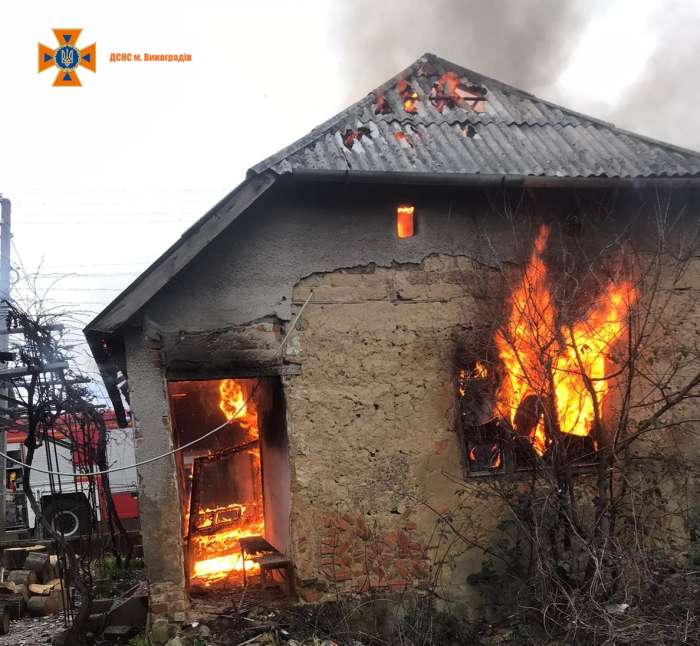 У Малій Копані перехожі врятували пенсіонерку під час пожежі