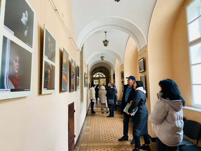 Експозиції румунського фотоклубу презентували ужгородцям