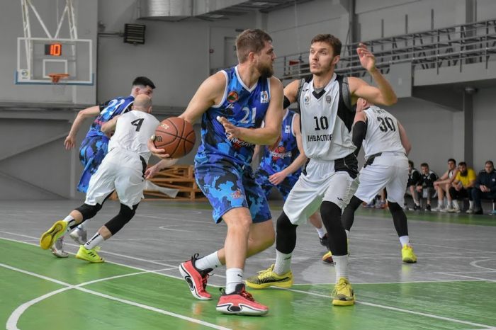 Ужгородські баскетболісти провели завершальні матчі сезону