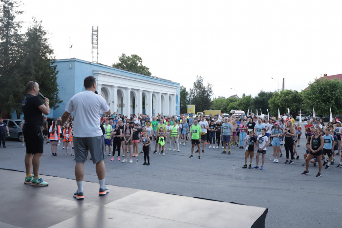 В Ужгороді під час благодійного забігу Uzhhorod Night Run зібрали понад 90,5 тис. грн