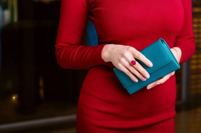 Жіночий гаманець та його колір
