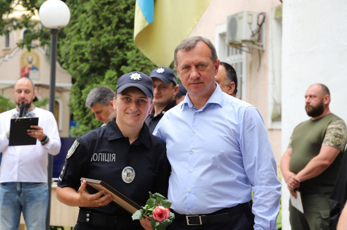 Міський голова Богдан Андріїв привітав патрульних поліцейських із Днем національної поліції