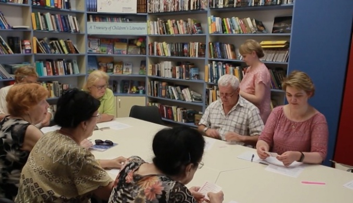 В Ужгороді в бласній книгозбірні діє клуб «Говори українською» (ВІДЕО)