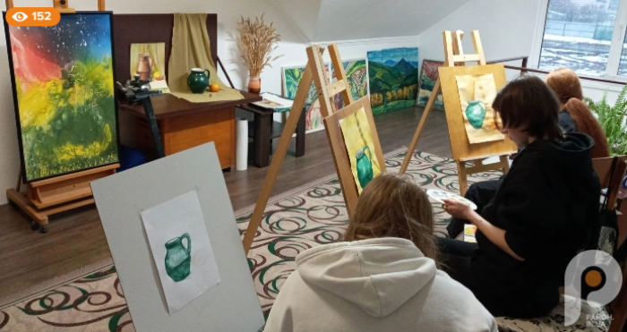 Свалявський художник облаштував навчальний центр, де готує юних митців до вступу у художні інститути