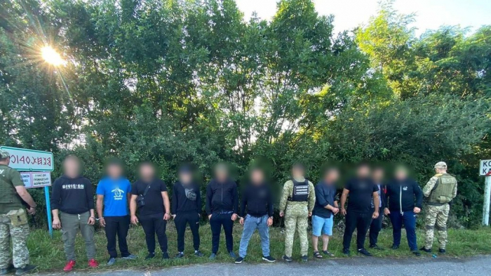 На Закарпатті затримали 15 чоловіків за підозрою у незаконному перетині кордону