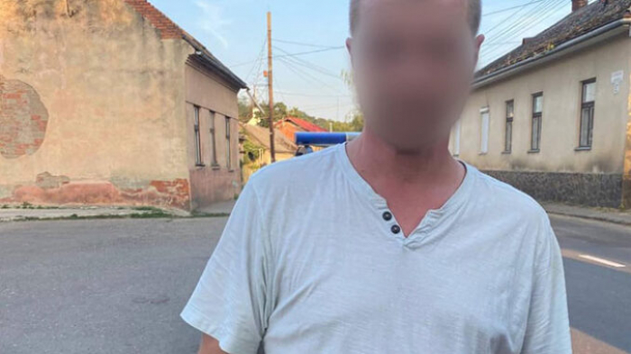 В Ужгороді поліцейські подумали, що водієві зле, а він виявився "під наркотиками"