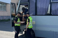 Понад два десятки порушень: "Укртрансбезпека" перевірила цього місяця на Закарпатті більше 100 транспортних засобів