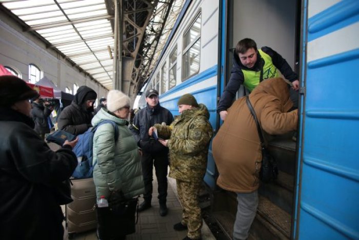 Мільйони поза домом. Чи повернуться українські біженці на батьківщину