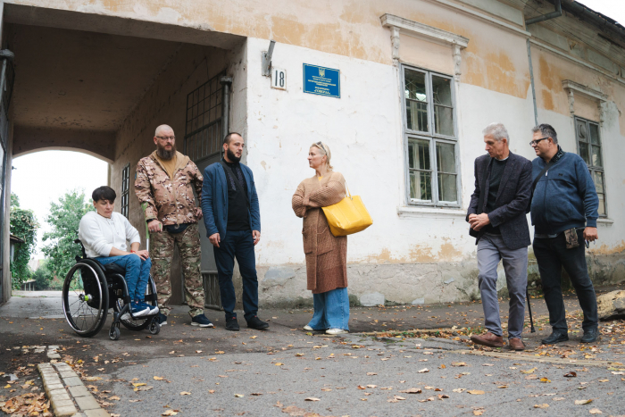 Доступність міського простору для маломобільних груп населення вчергове інспектували в Ужгороді 