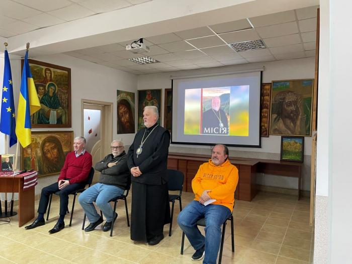 В Ужгороді презентували книгу лауреата Шевченківської премії Романа Горака «Місія» про  Віктора Бедя 