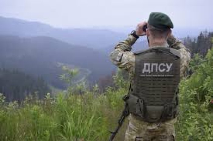 Прикордонники припинили незаконне переміщення підакцизних товарів на Закарпатті