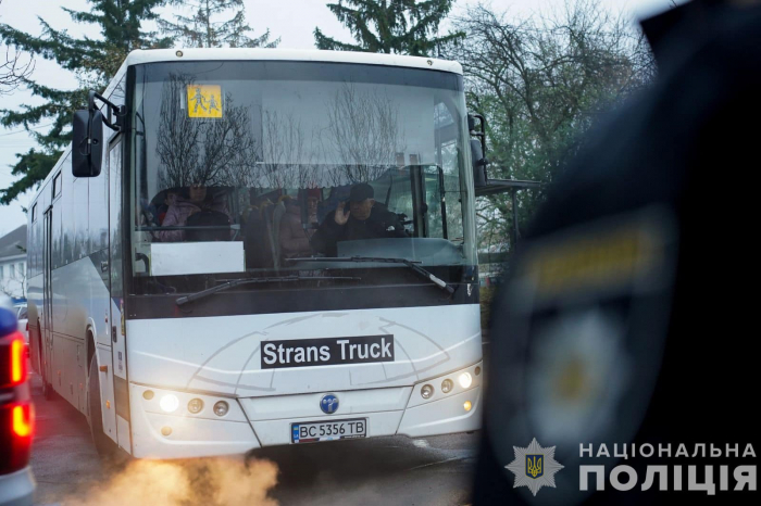 Діти військовослужбовців та поліцейських, які отримали поранення при виконанні бойових завдань, вирушили на відпочинок до Словаччини