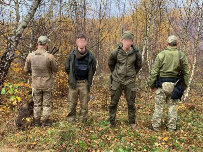 Чотири доби блукали в горах: на Закарпатті затримали ухилянтів