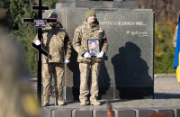 В Ужгороді сьогодні попрощалися із 36-річним полеглим воїном Володимиром Бондаренком