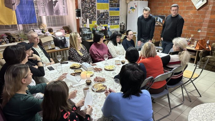 В Ужгороді волонтери "Руху підтримки закарпатських військових" проводять "Ведмежі чаювання"