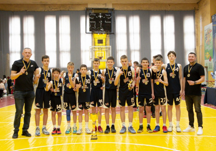 Юні ужгородські баскетболісти захистили титул чемпіонів

