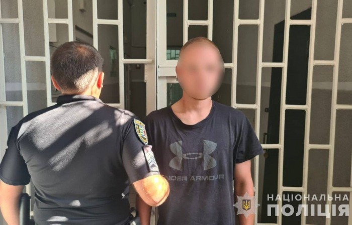 Поліцейські Мукачівщини затримали 21-річного зловмисника, якого підозрюють у вбивстві чоловіка 

