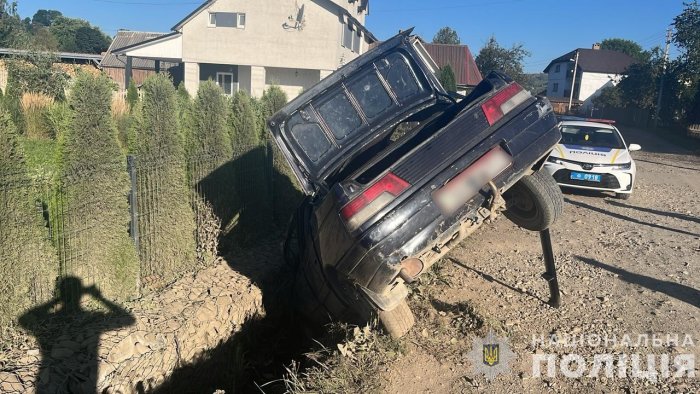 На Рахівщині поліція оперативно розкрила угон автомобіля: зловмисникам повідомили про підозру