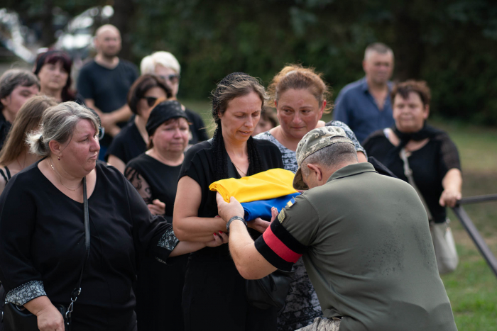 В Ужгороді сьогодні, 27 серпня, попрощалися із полеглим захисником – головним сержантом Мирославом Попадинцем
