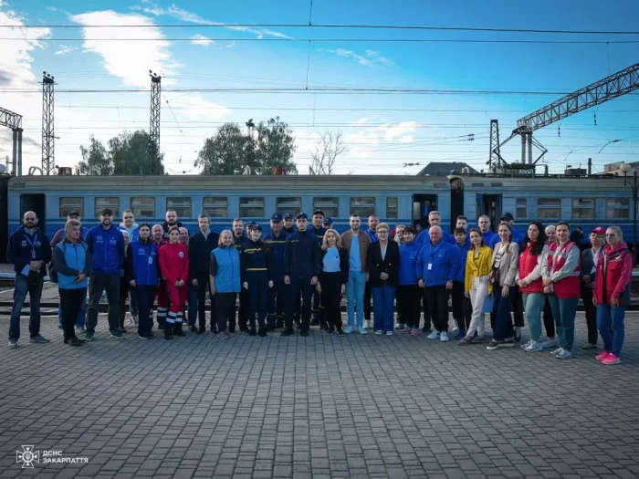 Майже пів сотні вимушених переселенців із Донеччини прибули сьогодні на Закарпаття