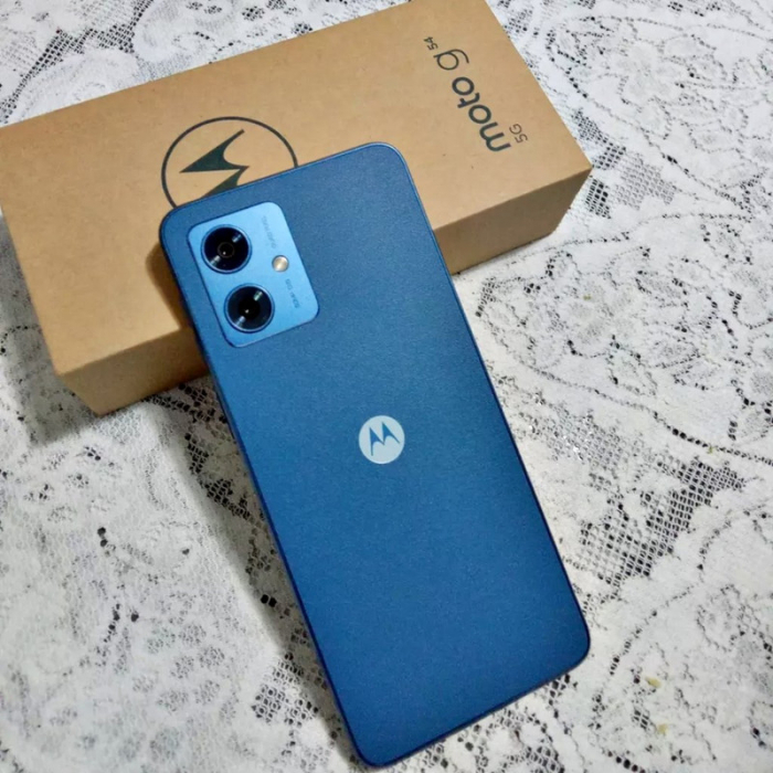 Огляд смартфона Motorola Moto G54