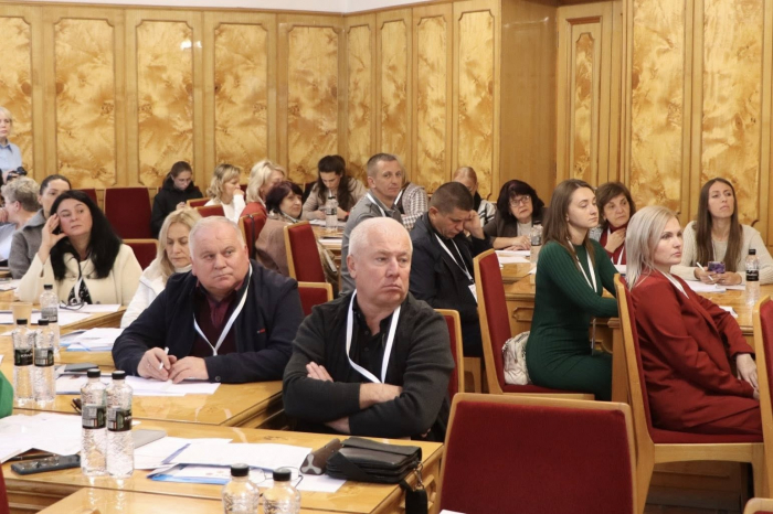 Як громади Закарпаття можуть забезпечити кожній дитині турботу й сімейний затишок – в Ужгороді обговорили реформу кращого догляду