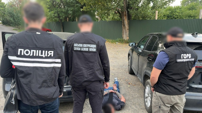 10 тисяч за незаконний перетин кордону: прикордонники зірвали план «чорного гіда»

