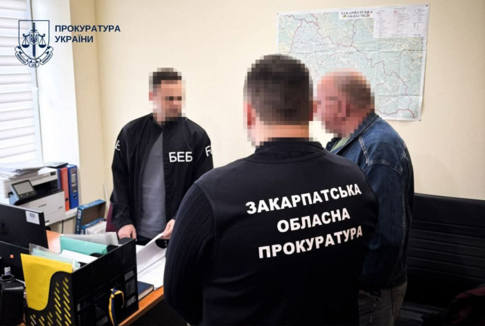 На Закарпатті прокуратура скерувала до суду обвинувальний акт стосовно директора підприємства, який намагався контрабандою вивезти лісоматеріали