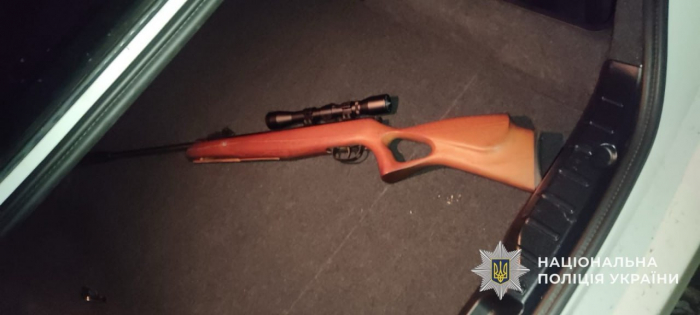 У Перечині поліцейські затримали чоловіка, який погрожував пневматичною гвинтівкою