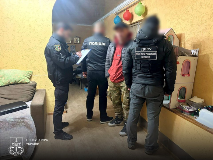 Човном через Тису за 3 тисячі доларів США – на Закарпатті затримали організаторів незаконної переправи

