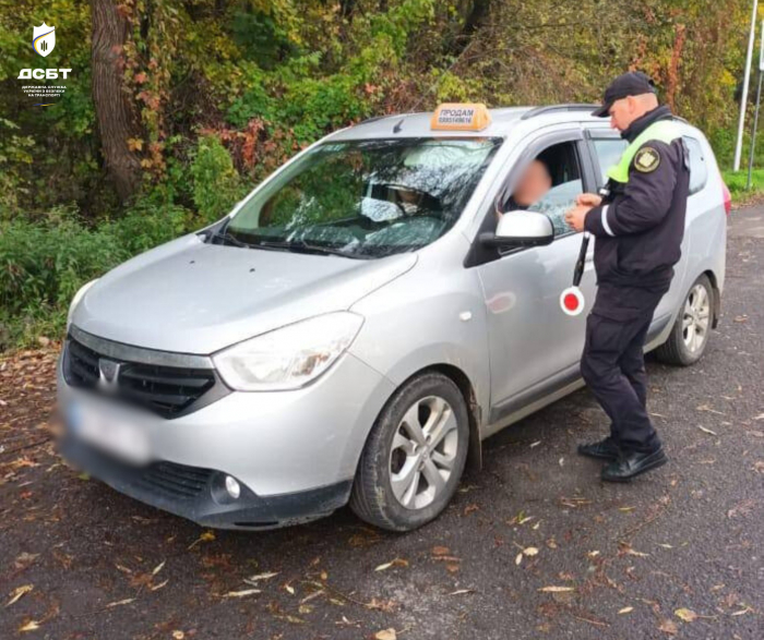 Боротьба з «нелегальними перевізниками» на Закарпатті: на порушників складено адмінматеріали, вони сплатять чималі штрафи