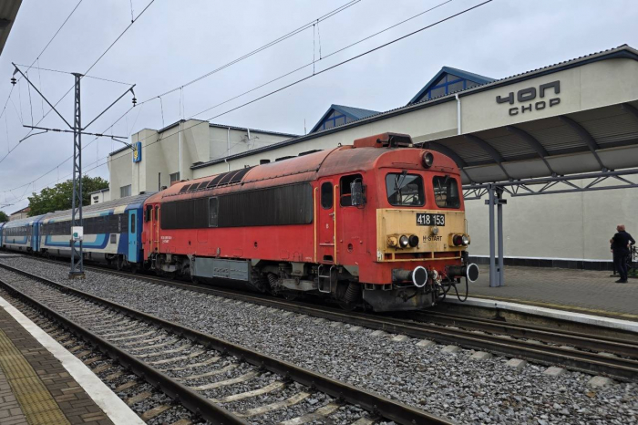 Прикордонники затримали на Закарпатті затримали за підозрою у підробленні документів для перетину кордону