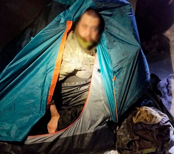 У Карпатах заблукали двоє туристів: рятувальники знайшли їх попри хуртовину й туман