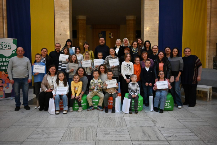 В Ужгороді протягом двох тижнів можна переглянути виставку дитячих робіт «Листівка миру»
