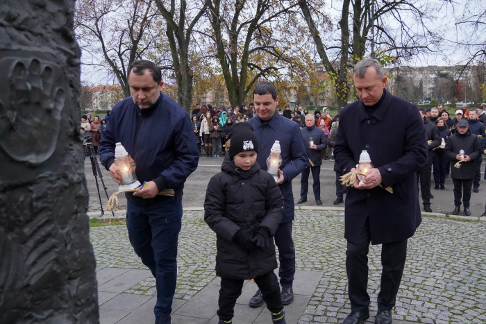 В Ужгороді вшанували пам'ять жертв Голодоморів