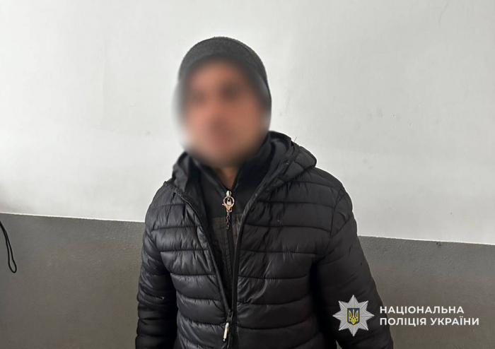 Поліцейські Виноградова розшукали зловмисника, який викрав телефон у пацієнтки лікарні 

