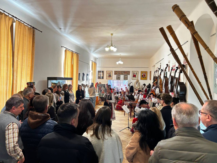 Краєзнавчий музей та Закарпатський народний хор презентували спільний проєкт «Збережені мелодії: від тиші до звучання»