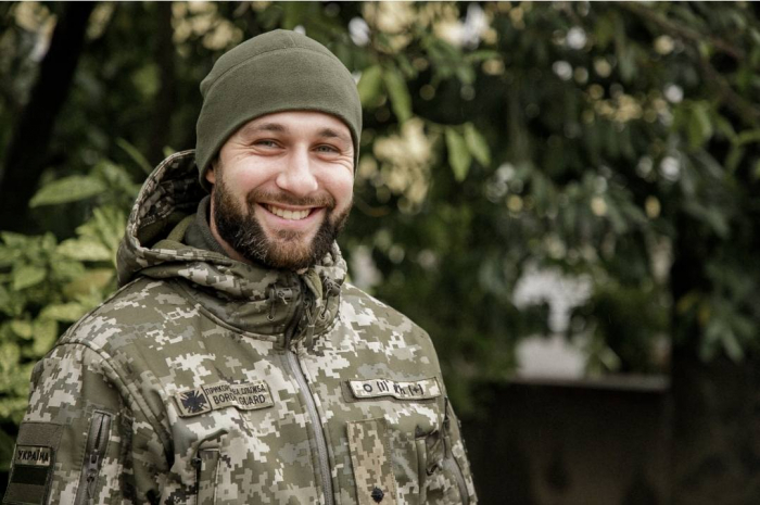 "Я не міг загинути, коли мене чекала така дівчина": історія чопського прикордонника Євгенія